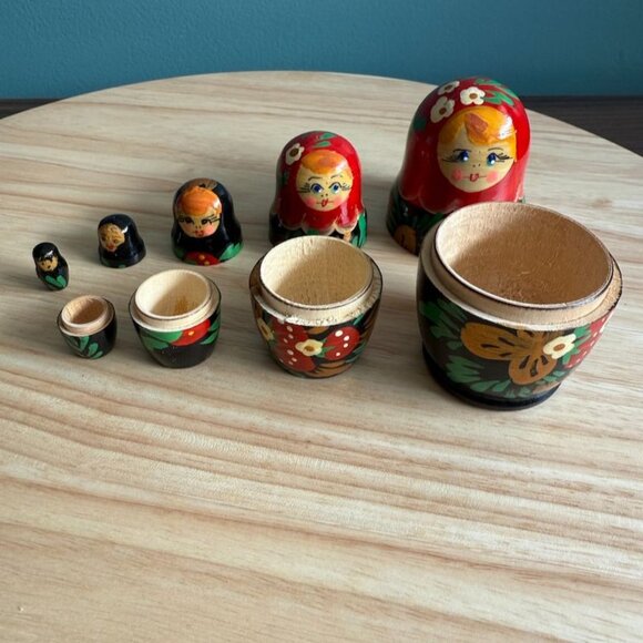 Russian Matryoshka Nesting Dolls Hand-Painted Wooden Set Of 5 Floral Red Black - Picture 4 of 8